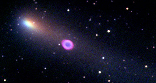 Comet 73P Schwassmann-Wachmann 3 sweeps over M57 The Ring Nebula on 2006-05-08 at 03:44:26.734 U.T.