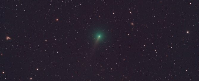 Comet Tsuchinshan with galaxies in Vrigo
